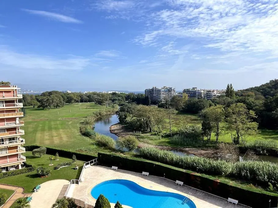 Appartement 2 Pieces Vue Mer, A Proximite De Tout Mandelieu 0*,  Γαλλία